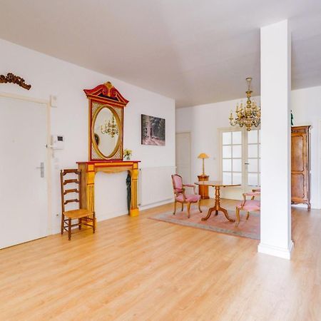 Lovely Apartment With Exceptional Terrace Bordeaux Bagian luar foto