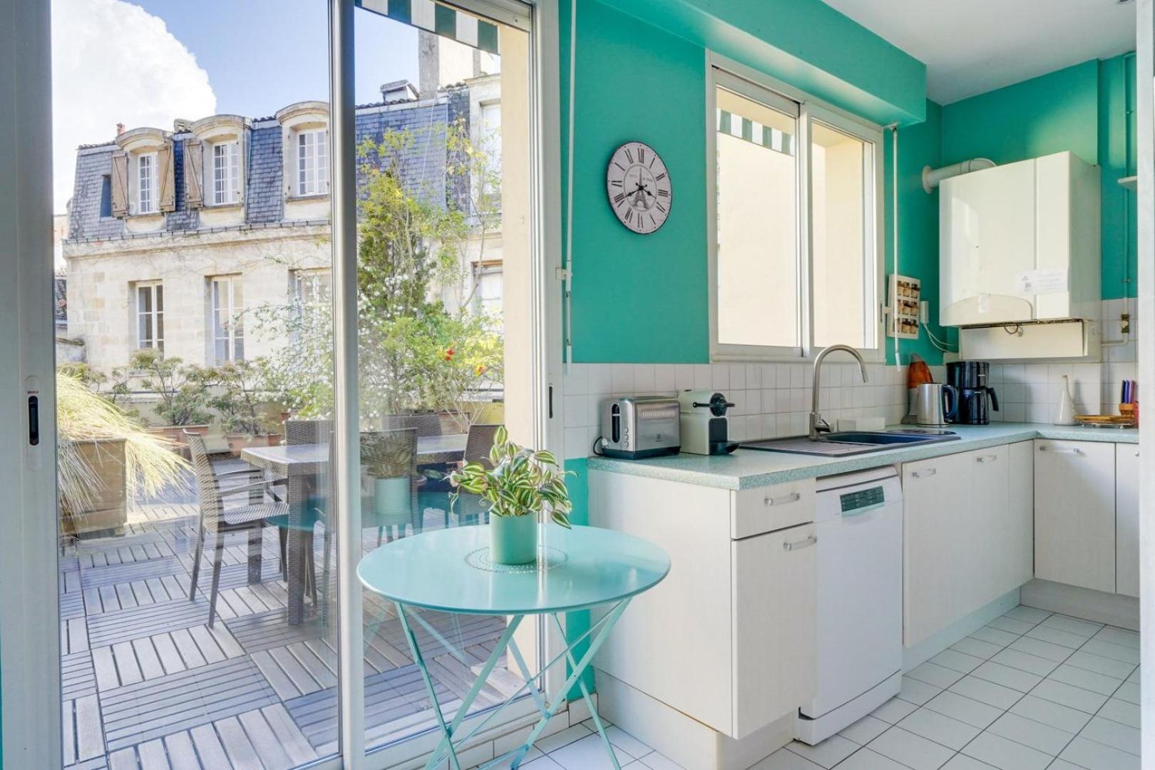 Lovely Apartment With Exceptional Terrace Bordeaux Bagian luar foto