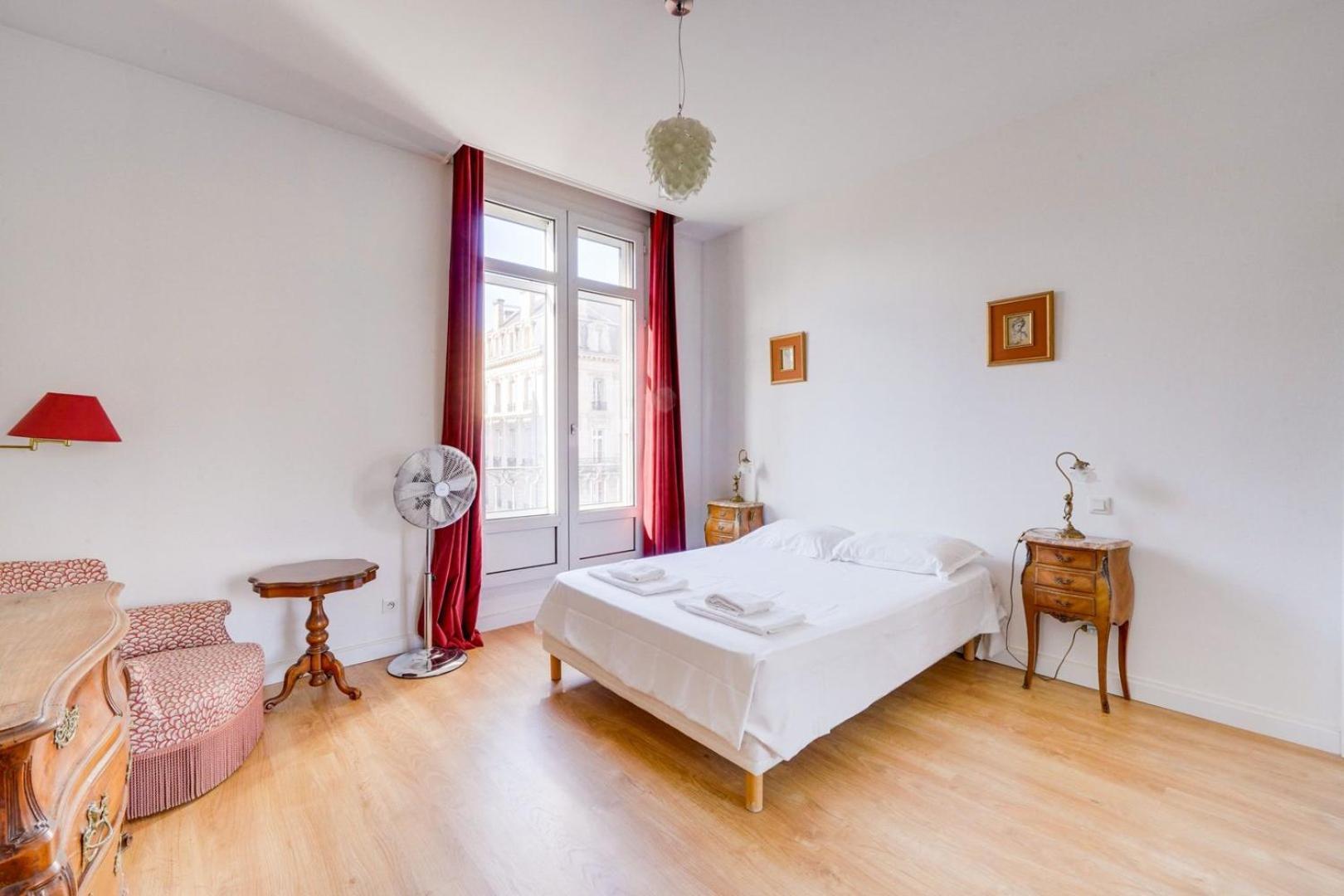 Lovely Apartment With Exceptional Terrace Bordeaux Bagian luar foto