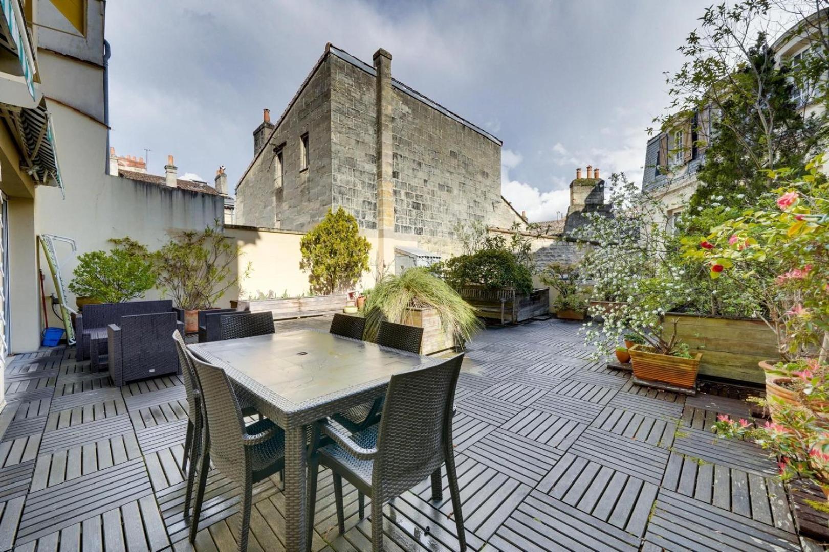 Lovely Apartment With Exceptional Terrace Bordeaux Bagian luar foto