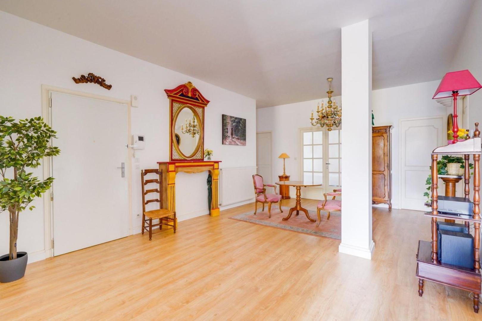 Lovely Apartment With Exceptional Terrace Bordeaux Bagian luar foto